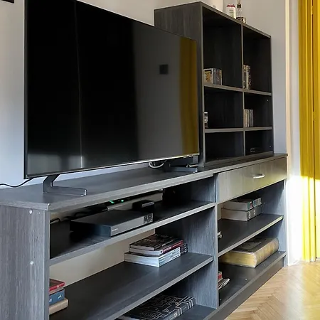 Charming In The Heart Of Apartment Bucharest