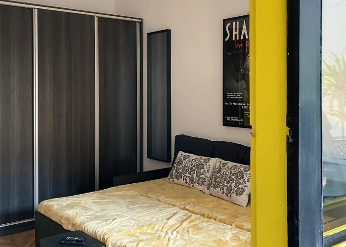 Charming In The Heart Of * Bukarest