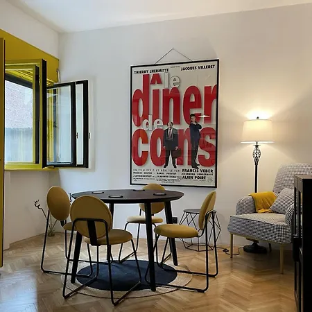 Charming In The Heart Of Appartement Boekarest