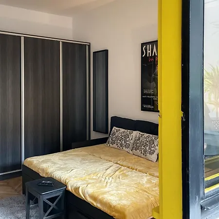 Charming In The Heart Of * Bükreş